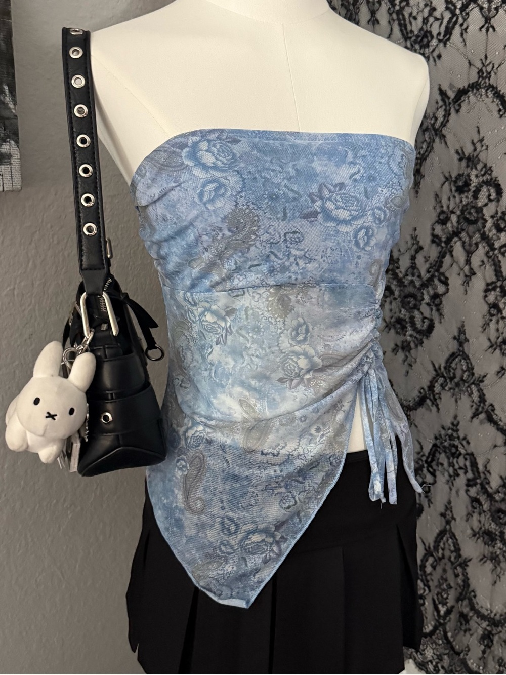 See you Monday Vintage Y2K Blue paisley print tube top with tie detail